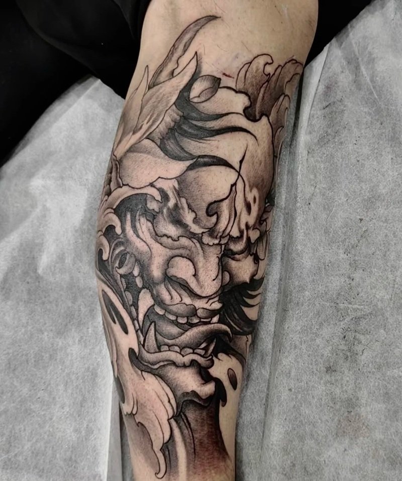 hình xăm mặt quỷ dữ 13