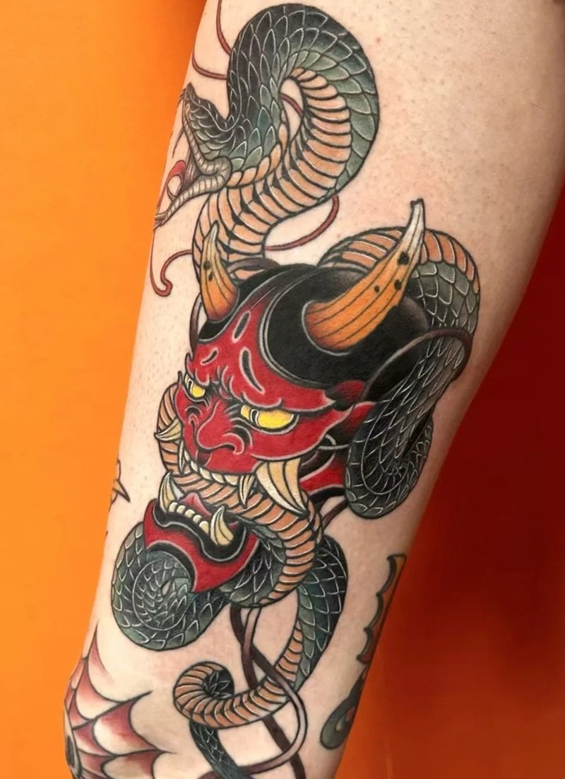 hình xăm mặt quỷ dữ 15