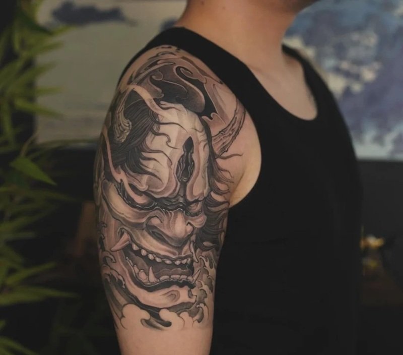 hình xăm mặt quỷ dữ 34