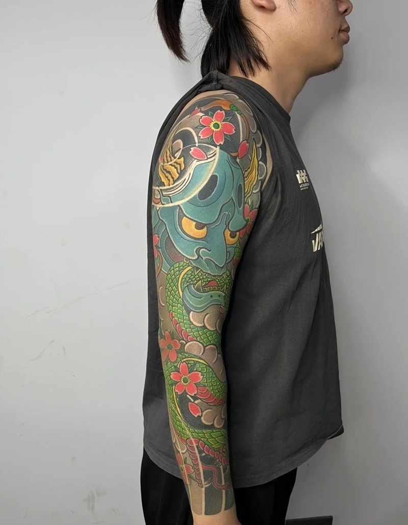 hình xăm mặt quỷ dữ 37