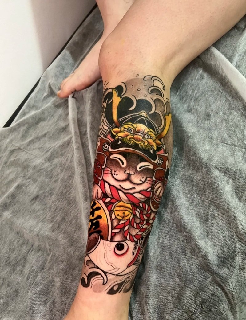 hình xăm mèo thần tài samurai