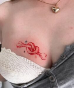 hình xăm ngực nữ 15