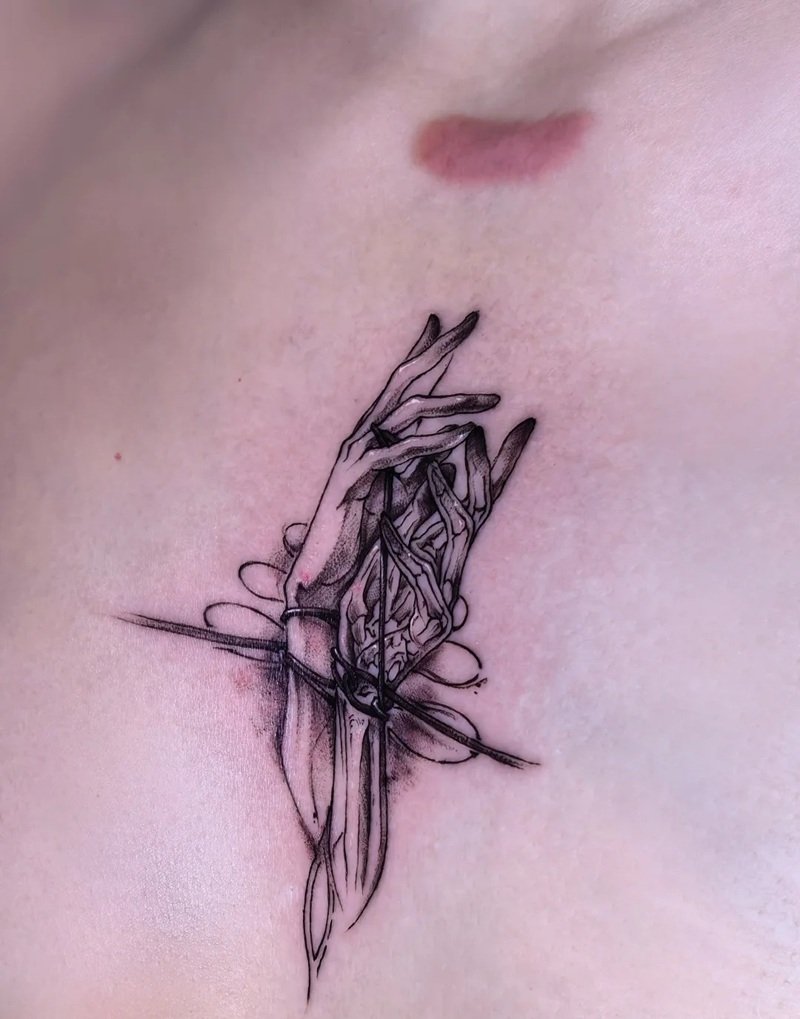 hình xăm ngực nữ 5