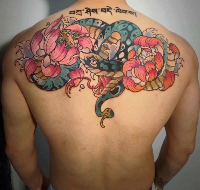 hình xăm nửa lưng 18