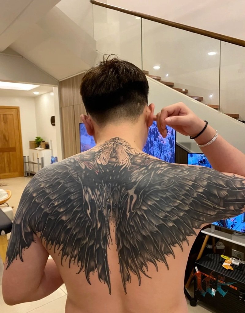 hình xăm nửa lưng 31