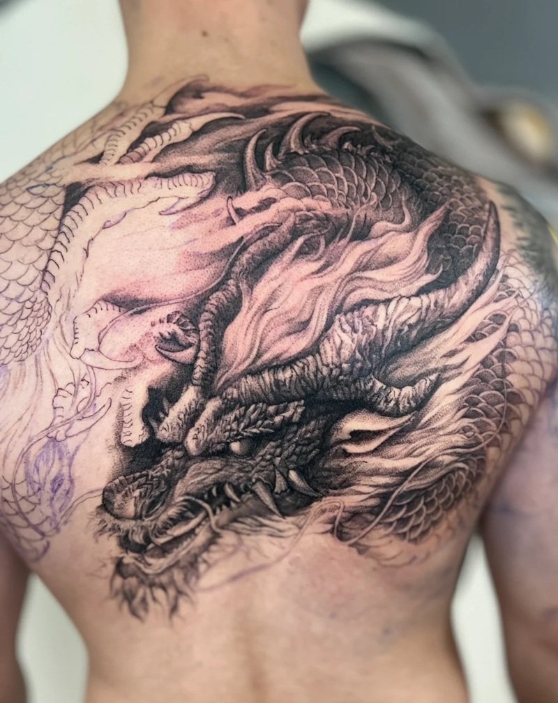 hình xăm nửa lưng 33