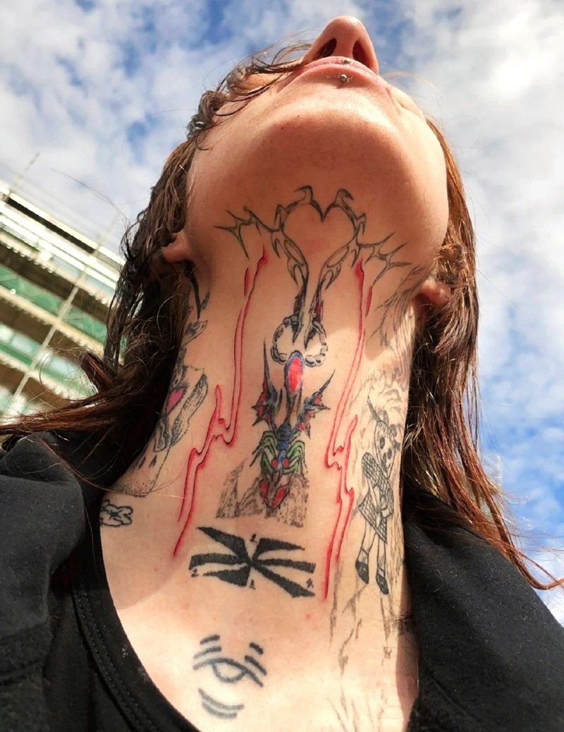 hình xăm ở cổ nam chất 14