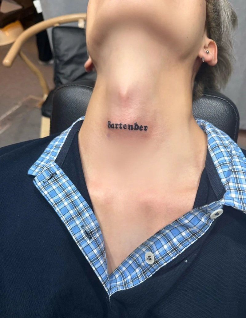 hình xăm ở cổ nam chất 33