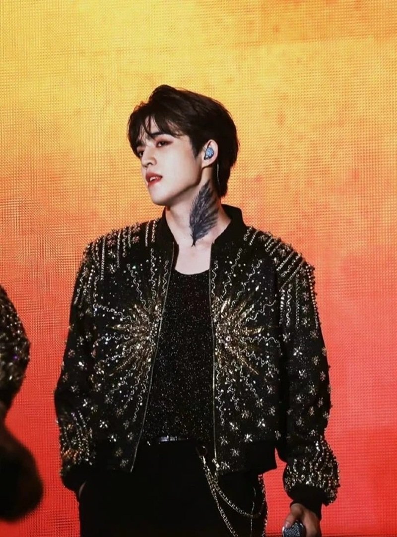 hình xăm ở cổ nam chất 35