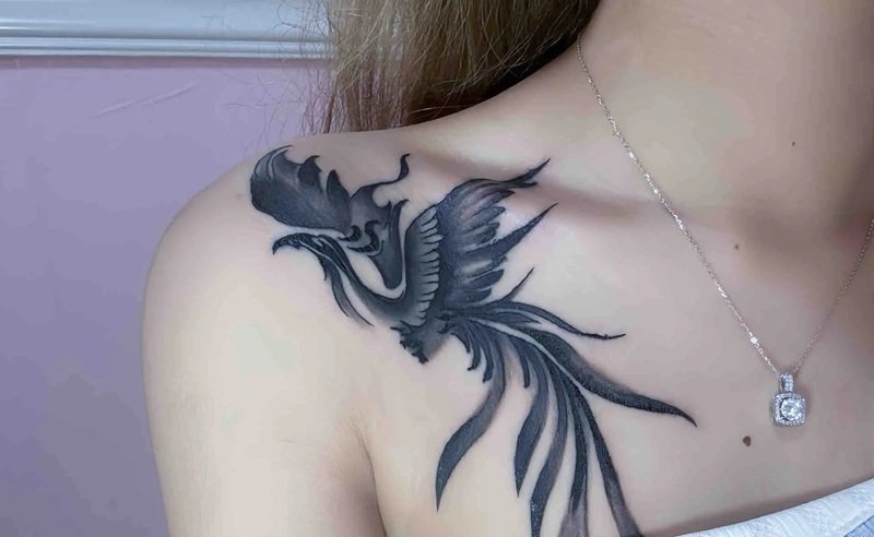 hình xăm phượng hoàng đen trắng 4