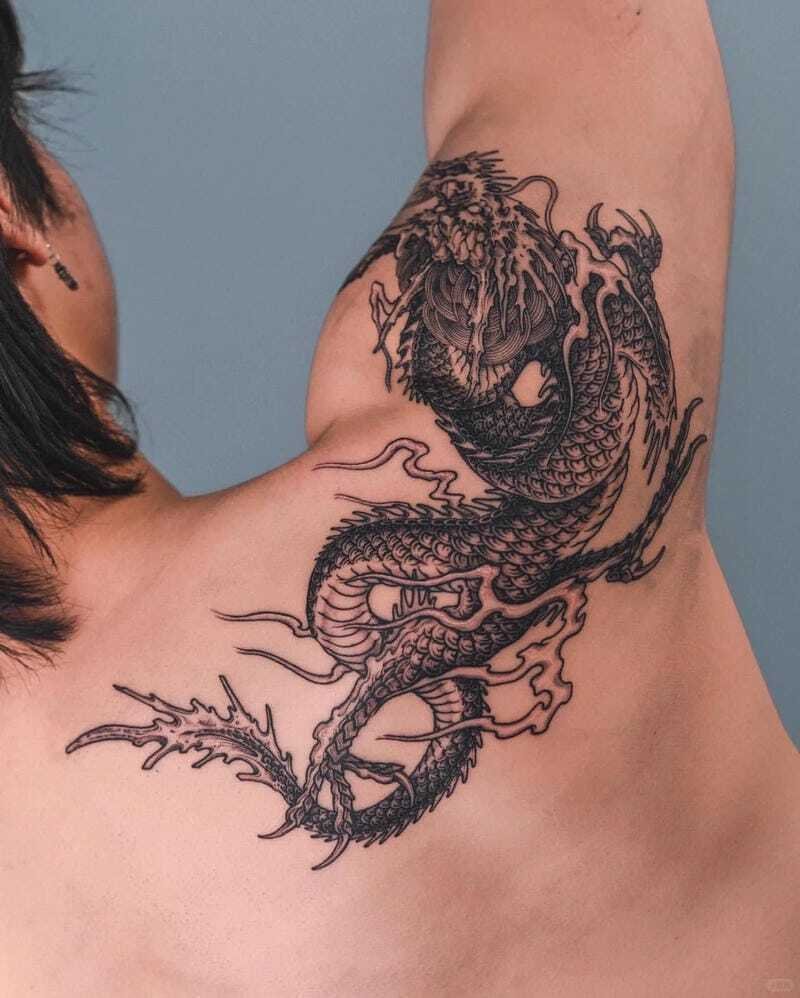 Mẫu hình xăm rồng vắt vai đậm chất tattoo nghệ thuật