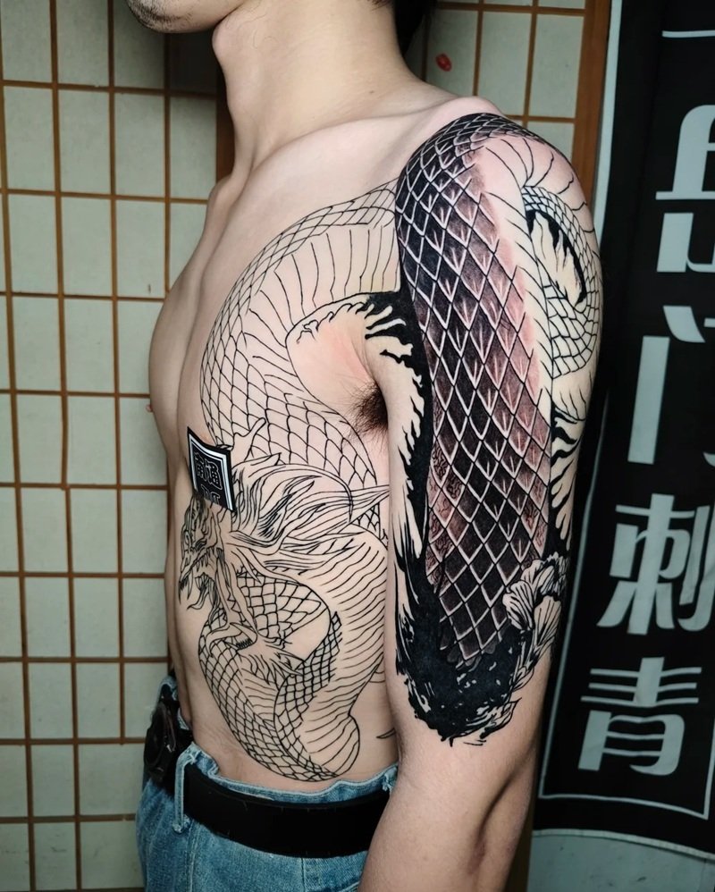 hình xăm rồng vắt vai 29