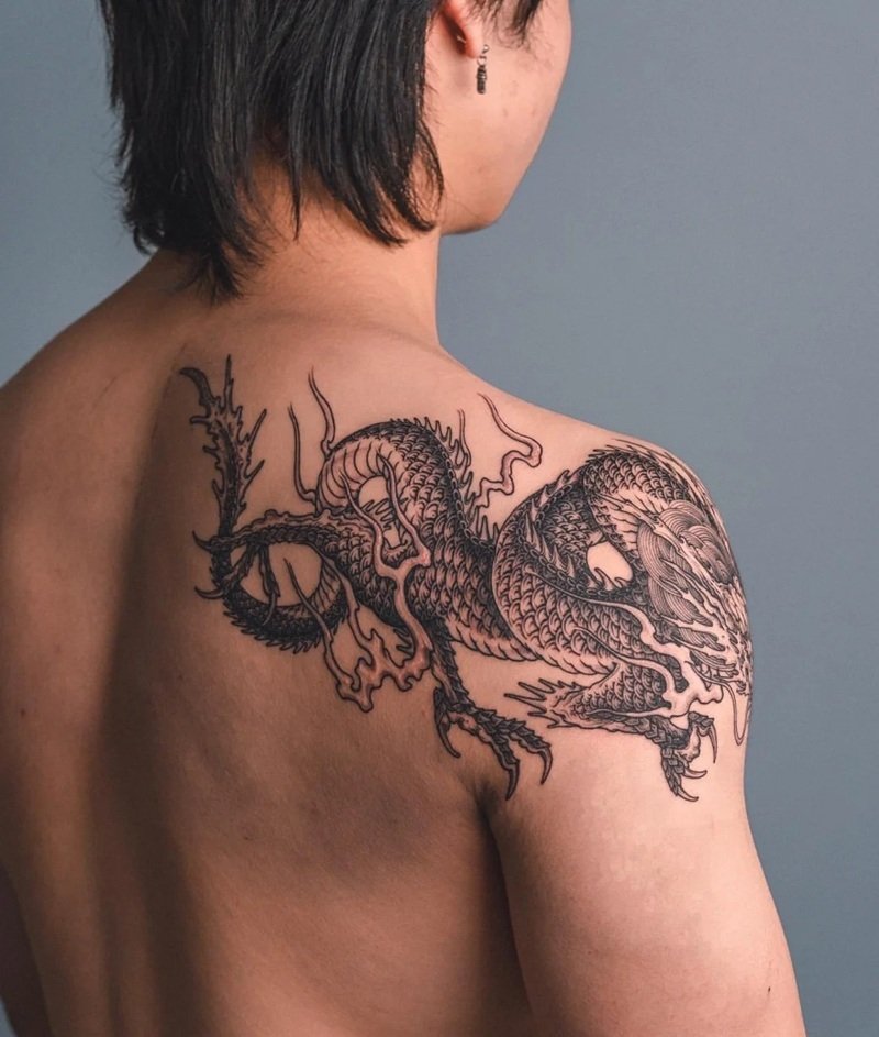 hình xăm rồng vắt vai 36