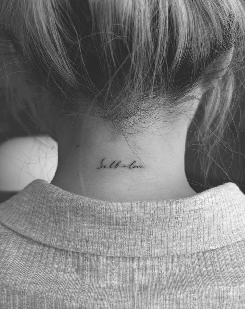 hình xăm sau gáy 1