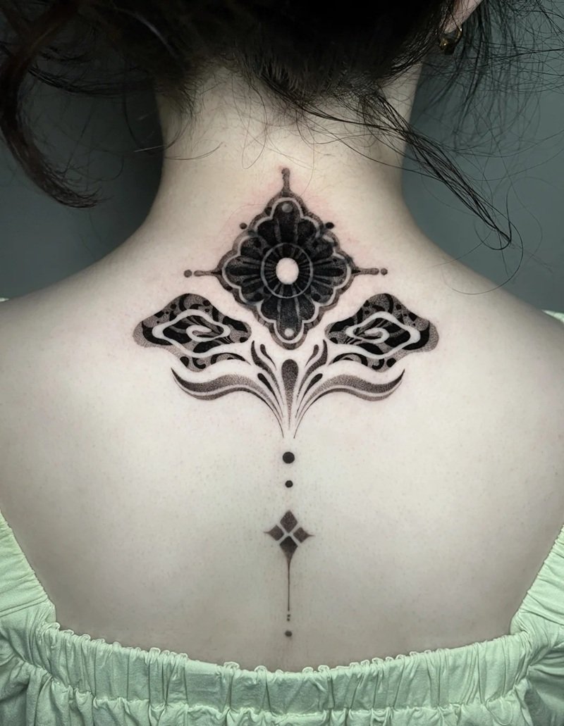 hình xăm sau gáy 5