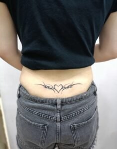 hình xăm thắt lưng nữ 25
