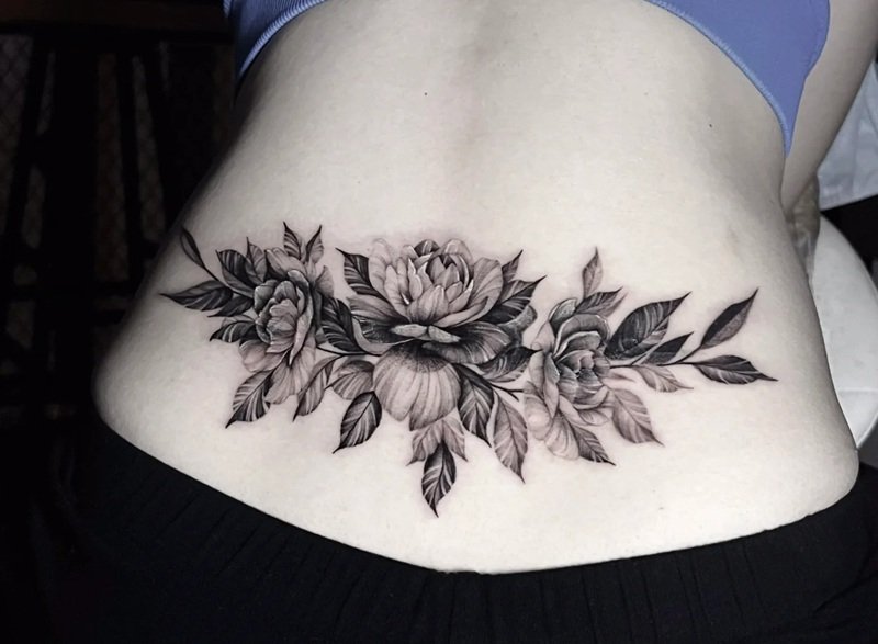 hình xăm thắt lưng nữ 28