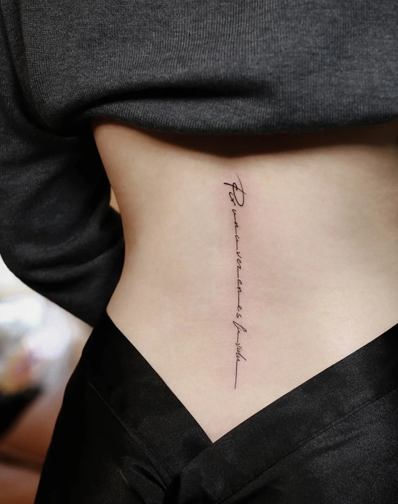 hình xăm thắt lưng nữ 38