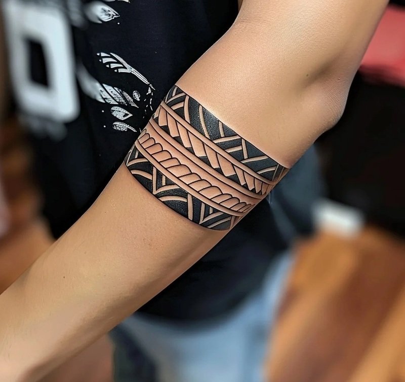hình xăm vòng tay đơn giản 2