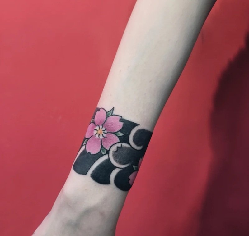 hình xăm vòng tay đơn giản 25