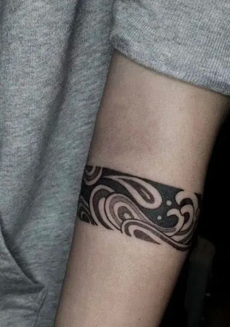 hình xăm vòng tay đơn giản 33