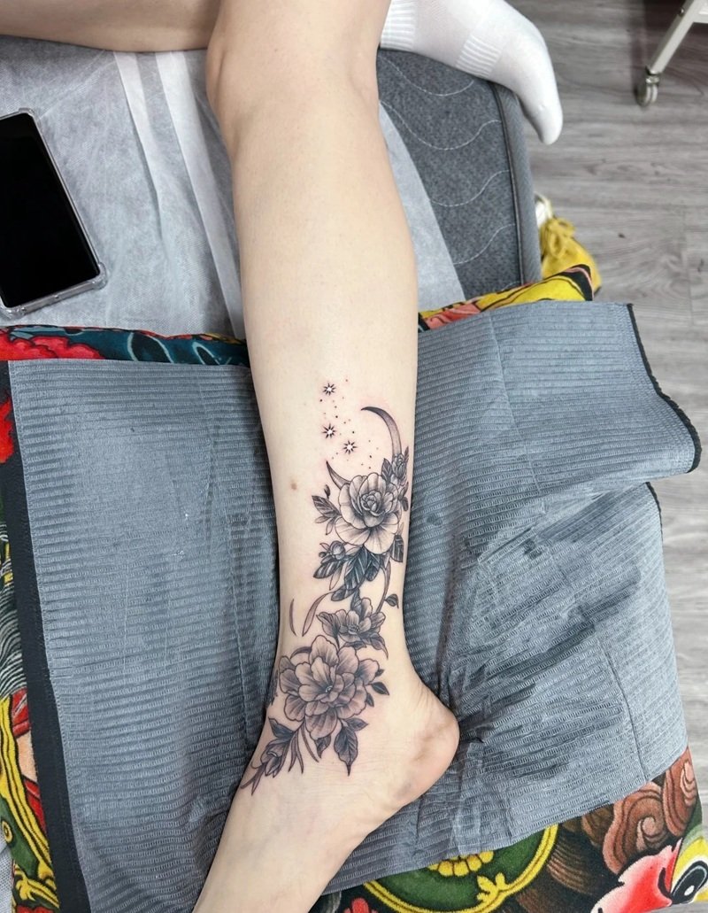 mẫu hình xăm chân nữ 23