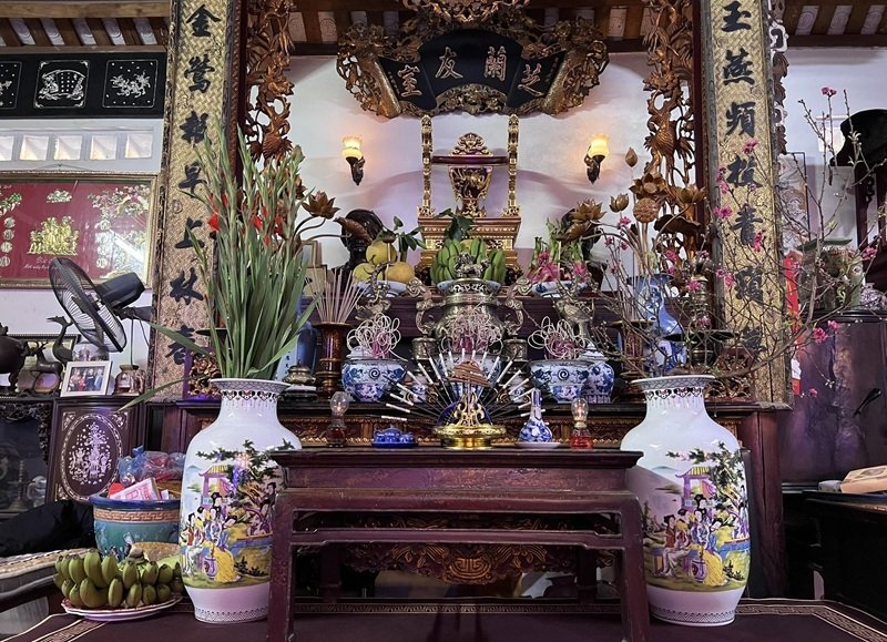 trang trí bàn thờ gia tiên 14