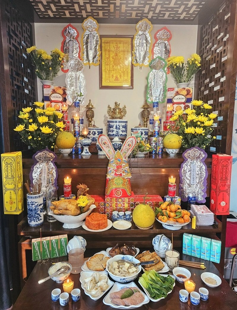 trang trí bàn thờ gia tiên 17