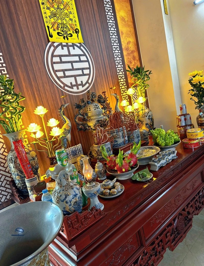 trang trí bàn thờ gia tiên 20