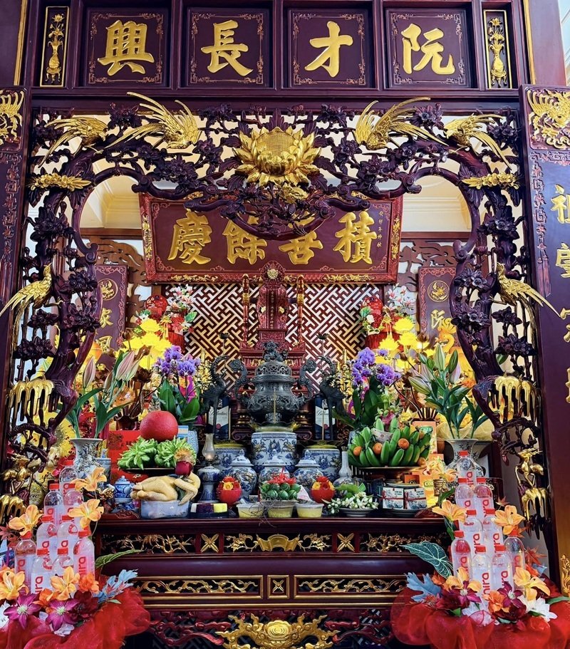 trang trí bàn thờ gia tiên 21