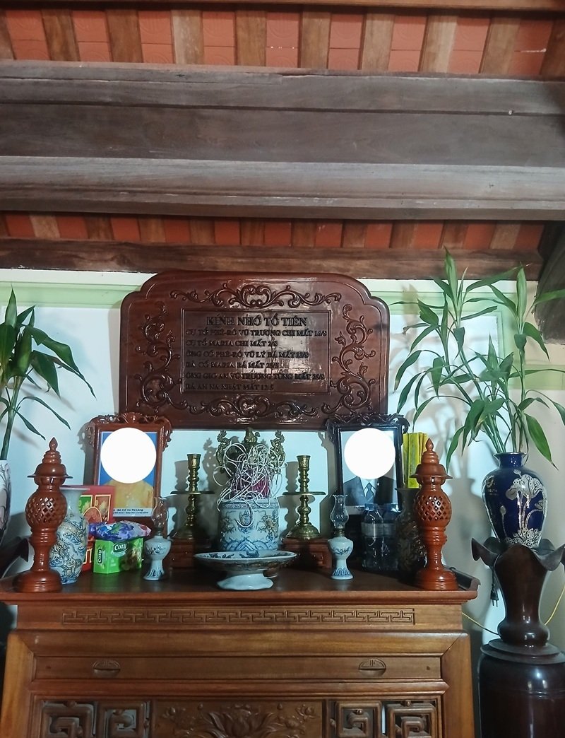 trang trí bàn thờ gia tiên 25