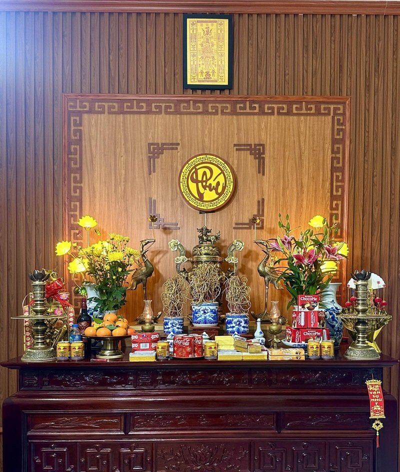 trang trí bàn thờ gia tiên 38