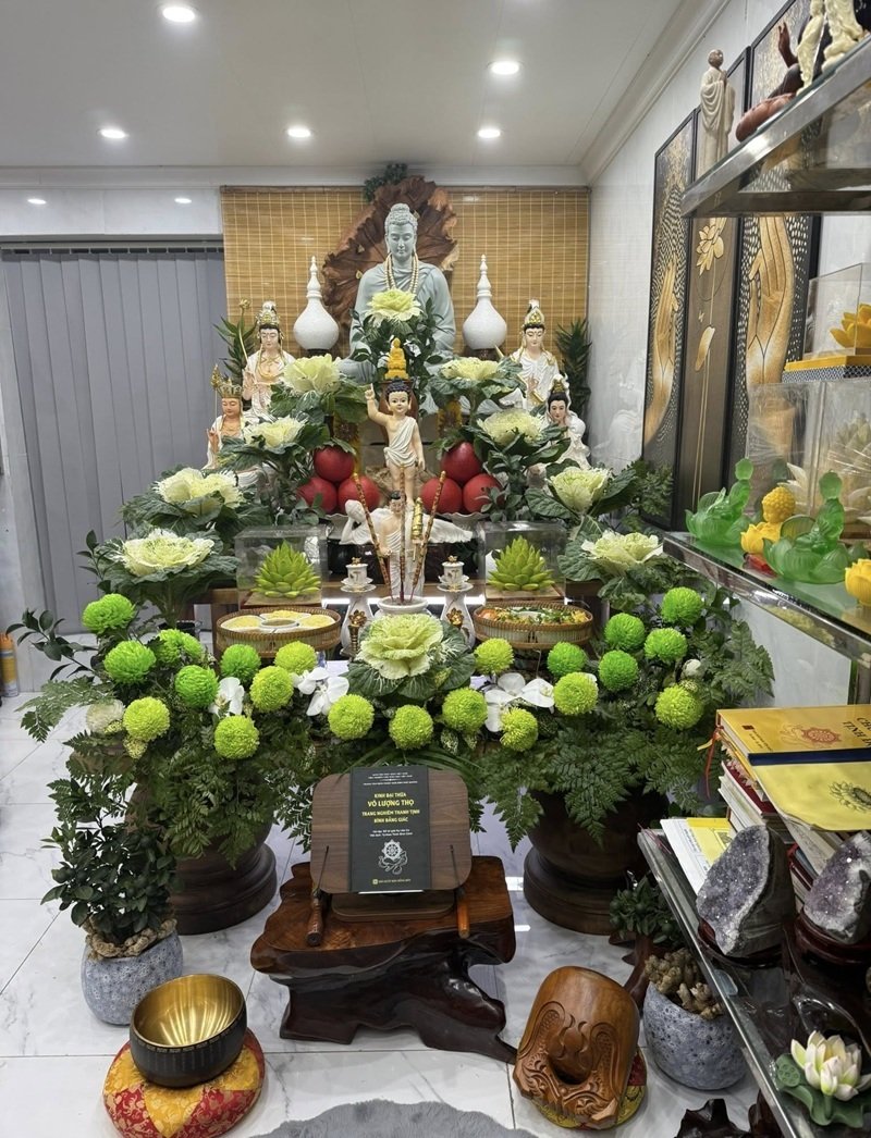 trang trí bàn thờ gia tiên 9