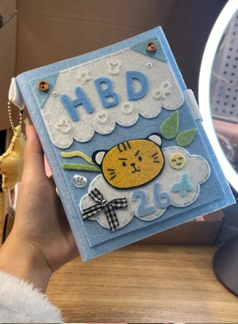 trang trí bìa sách 33