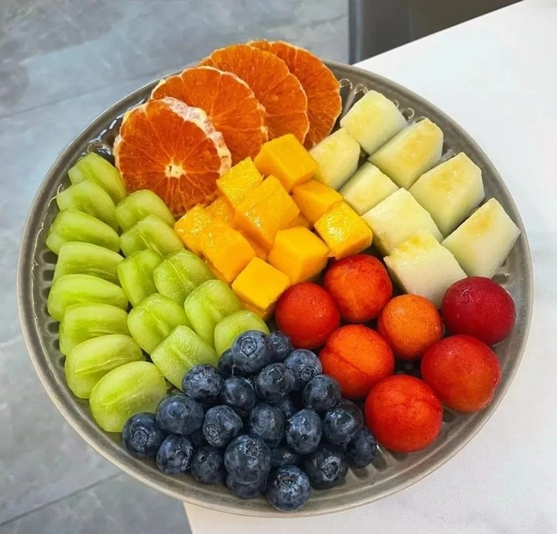 trang trí dĩa trái cây bàn tiệc 11