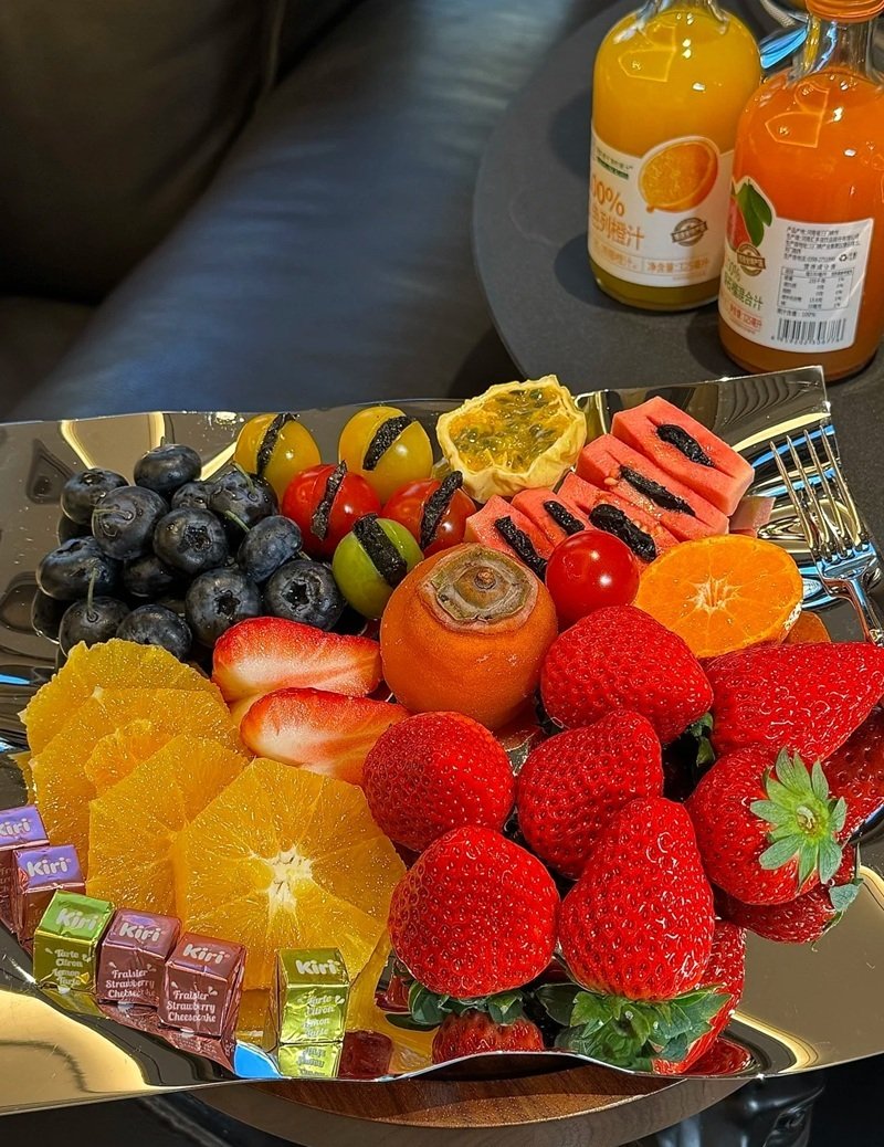 trang trí dĩa trái cây bàn tiệc 16