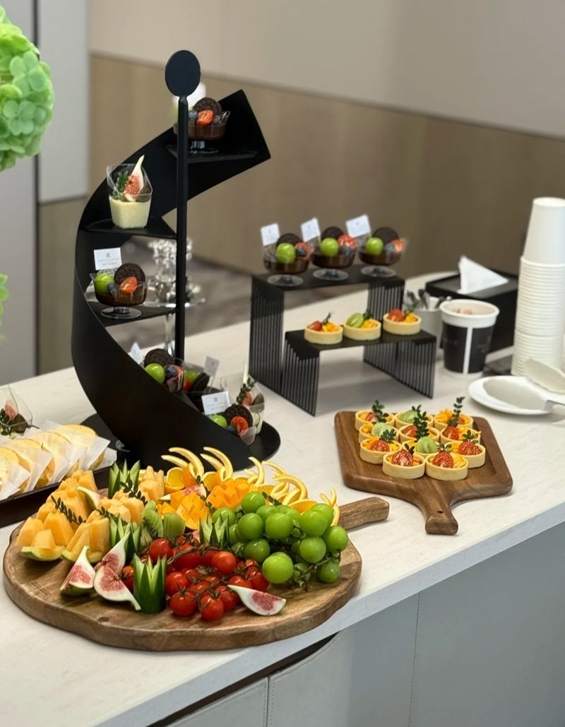 trang trí dĩa trái cây bàn tiệc 25