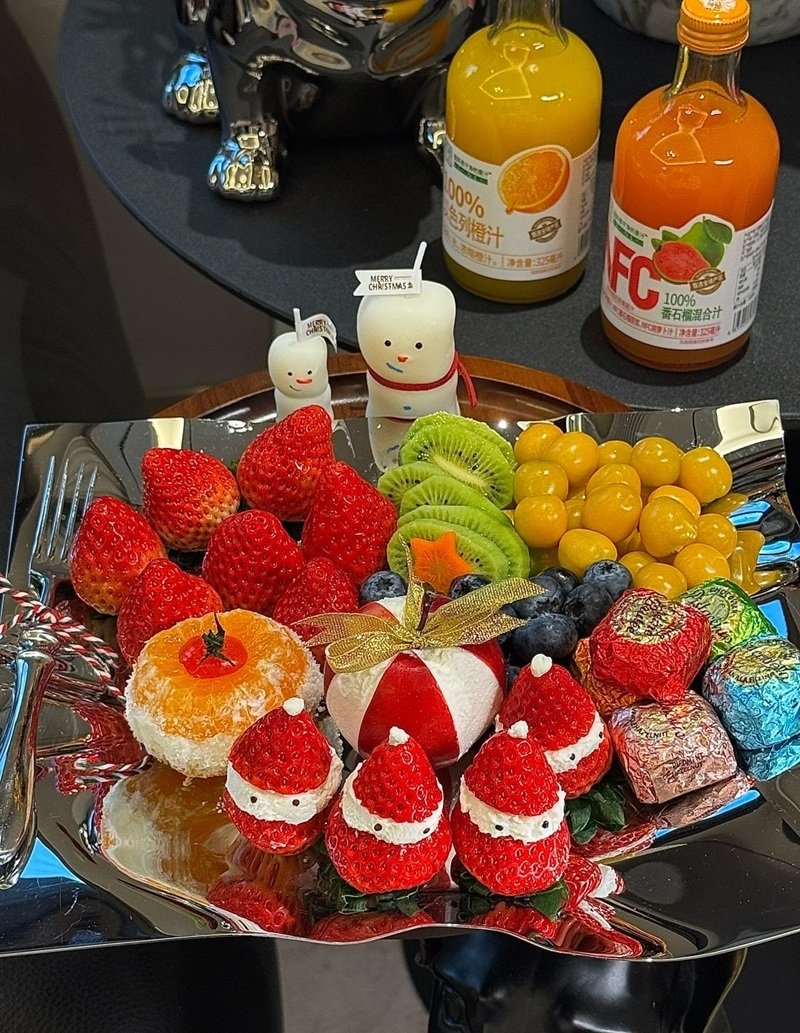 trang trí dĩa trái cây bàn tiệc 26