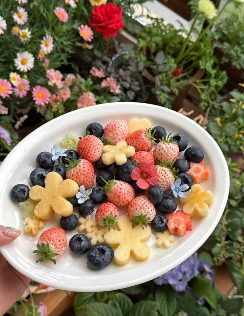 trang trí dĩa trái cây bàn tiệc 6