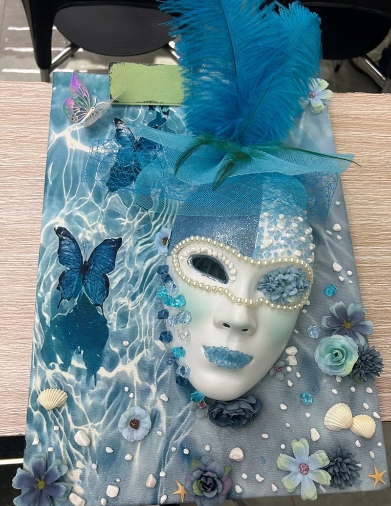 trang trí mặt nạ 10