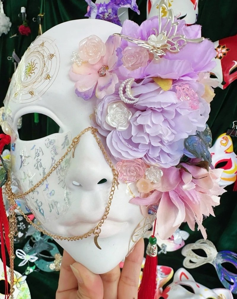 trang trí mặt nạ 21