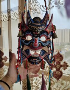 trang trí mặt nạ 27