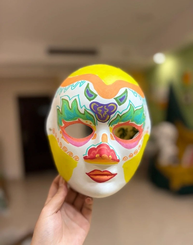 trang trí mặt nạ 29