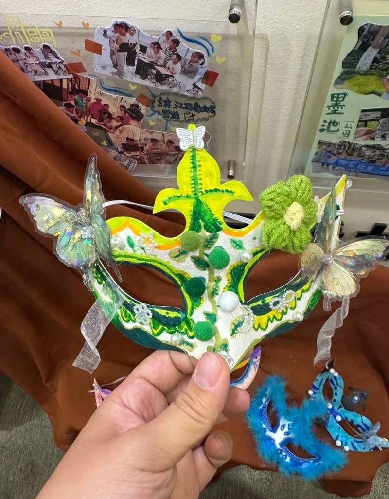 trang trí mặt nạ 32