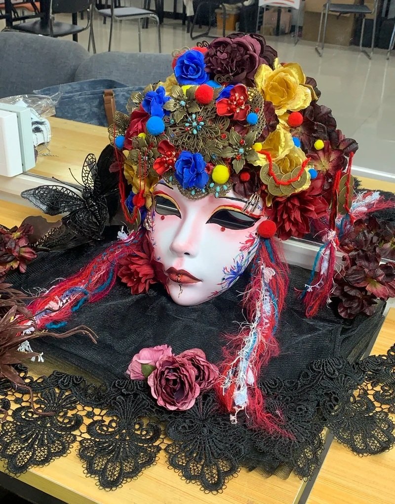 trang trí mặt nạ 8