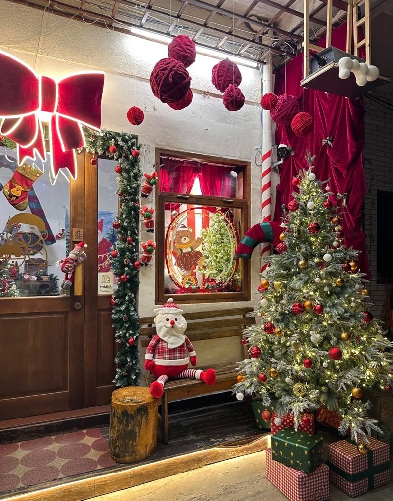 trang trí noel quán cafe đơn giản