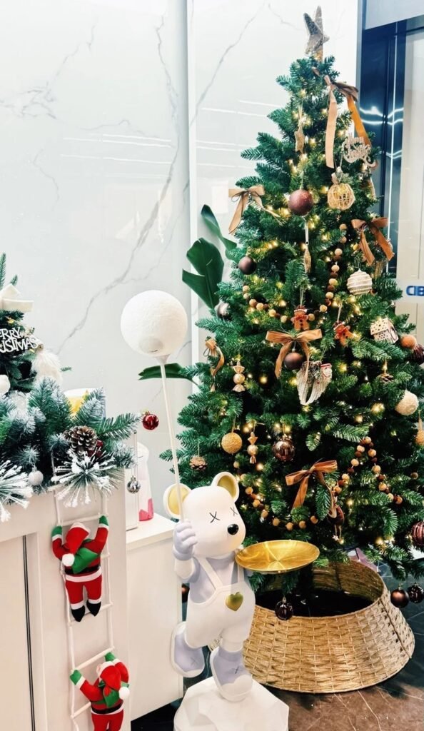 Thích thú 99+ ảnh trang trí noel văn phòng đẹp tạo không khí lễ hội - Hình ảnh bài viết