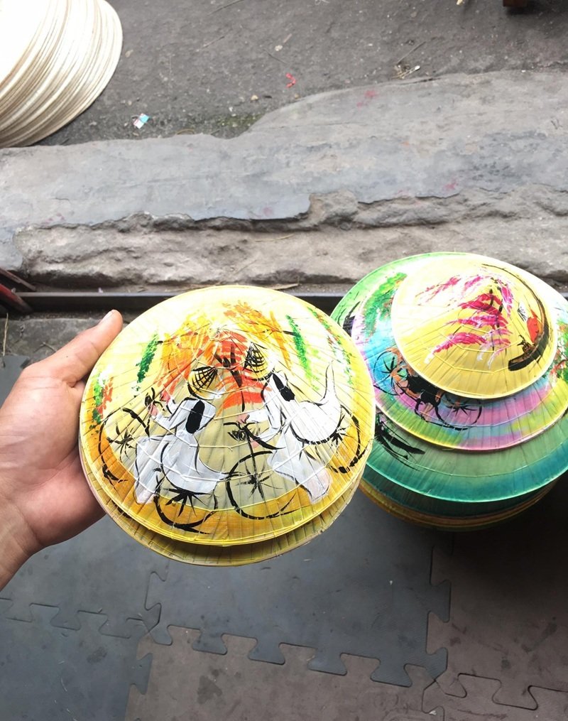 trang trí nón lá 2011