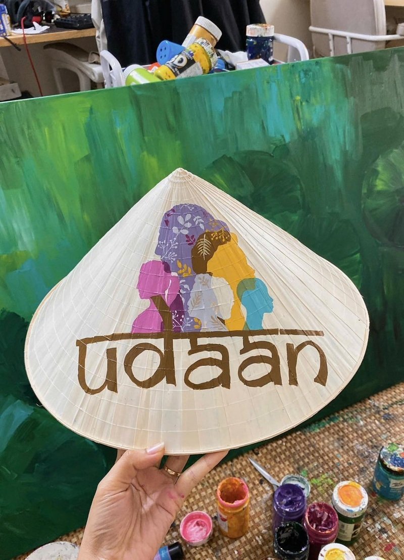 trang trí nón lá đẹp đơn giản