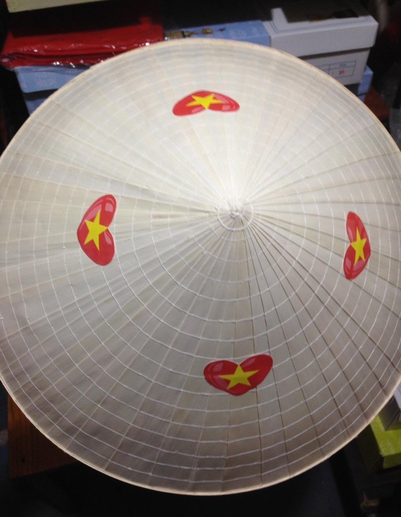 trang trí nón lá việt nam